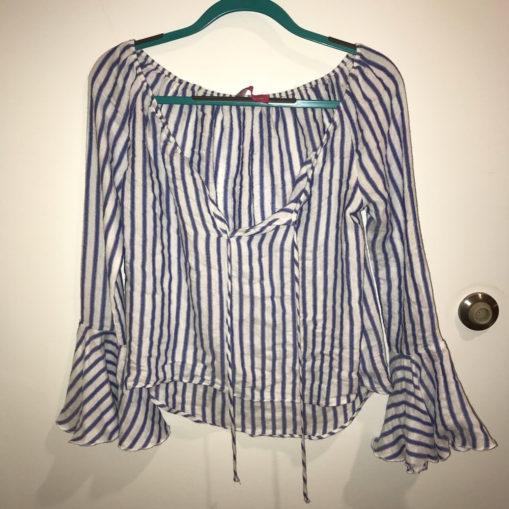 Super cute striped bell sleeve worn once